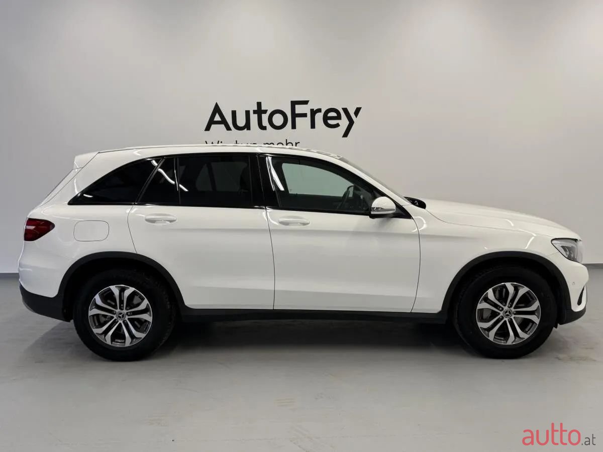 2017' Mercedes-Benz Glc-Klasse photo #3