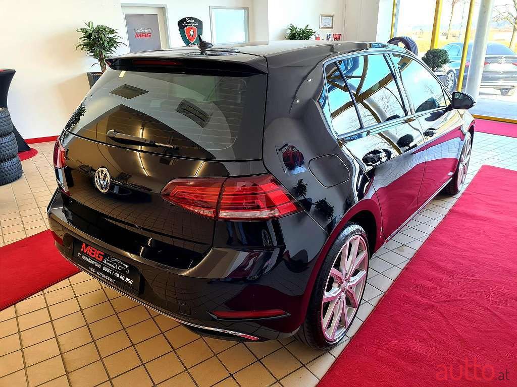 2018' Volkswagen Golf photo #5