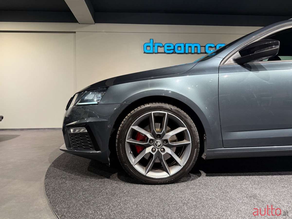 2019' Skoda Octavia photo #4