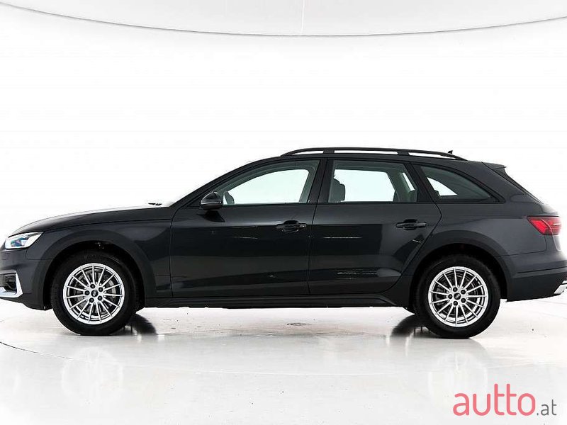 2022' Audi A4 Allroad photo #2