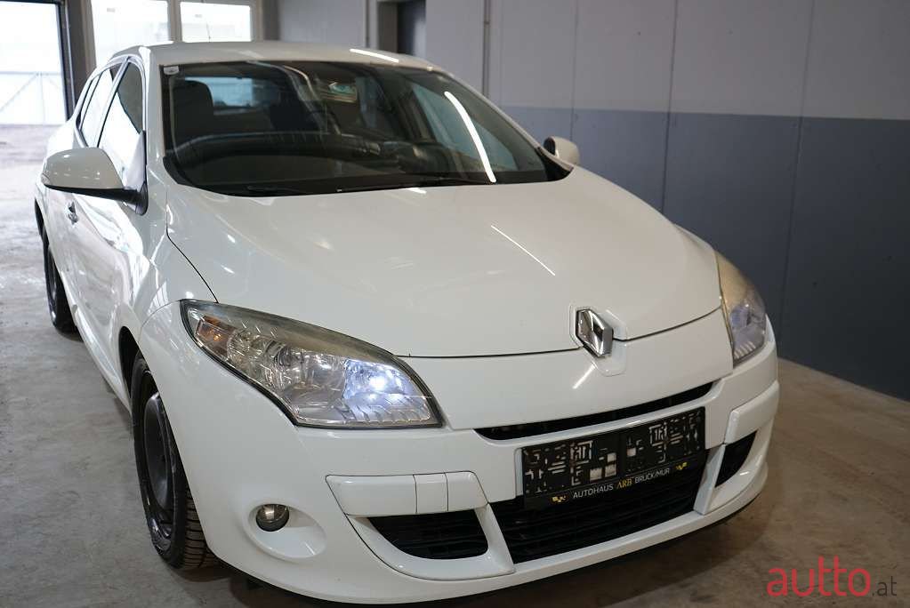 2009' Renault Megane photo #2