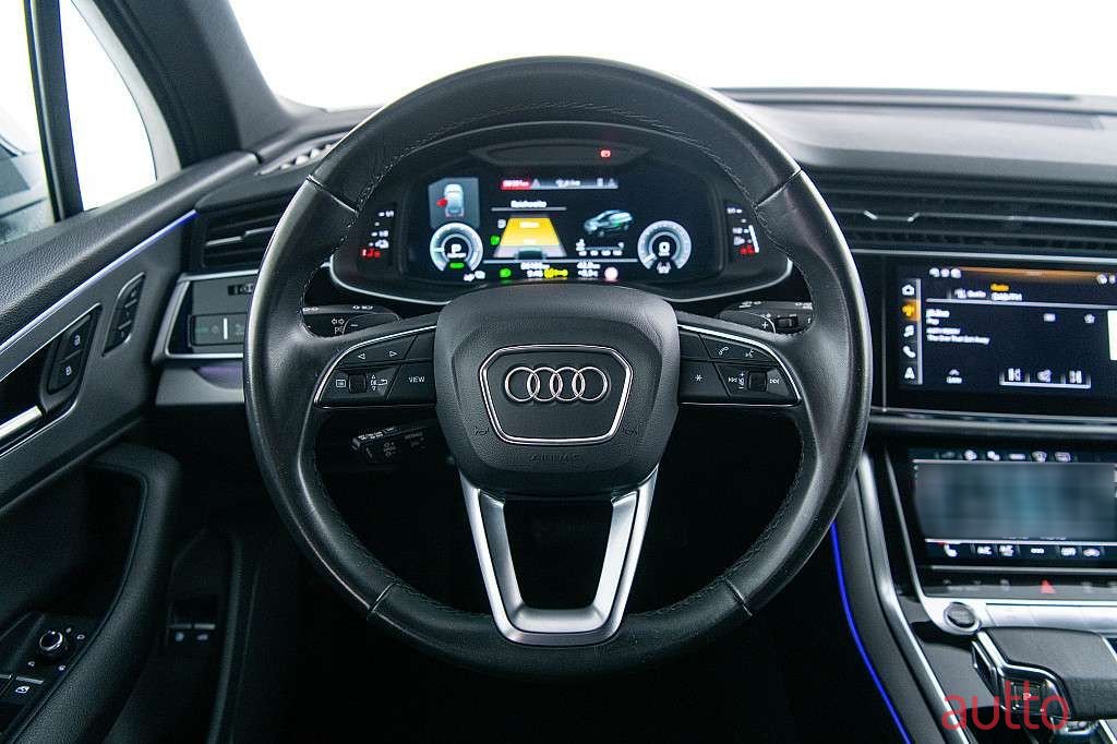 2021' Audi Q7 photo #5