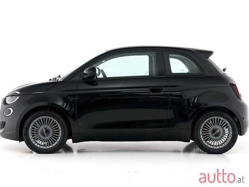2022' Fiat 500 photo #2