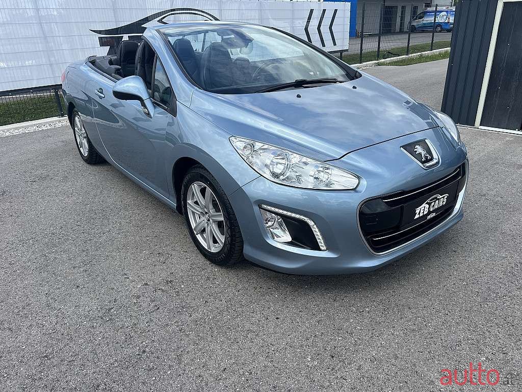 2012' Peugeot 308 photo #1