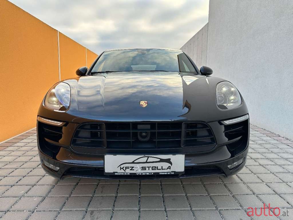 2016' Porsche Macan photo #2