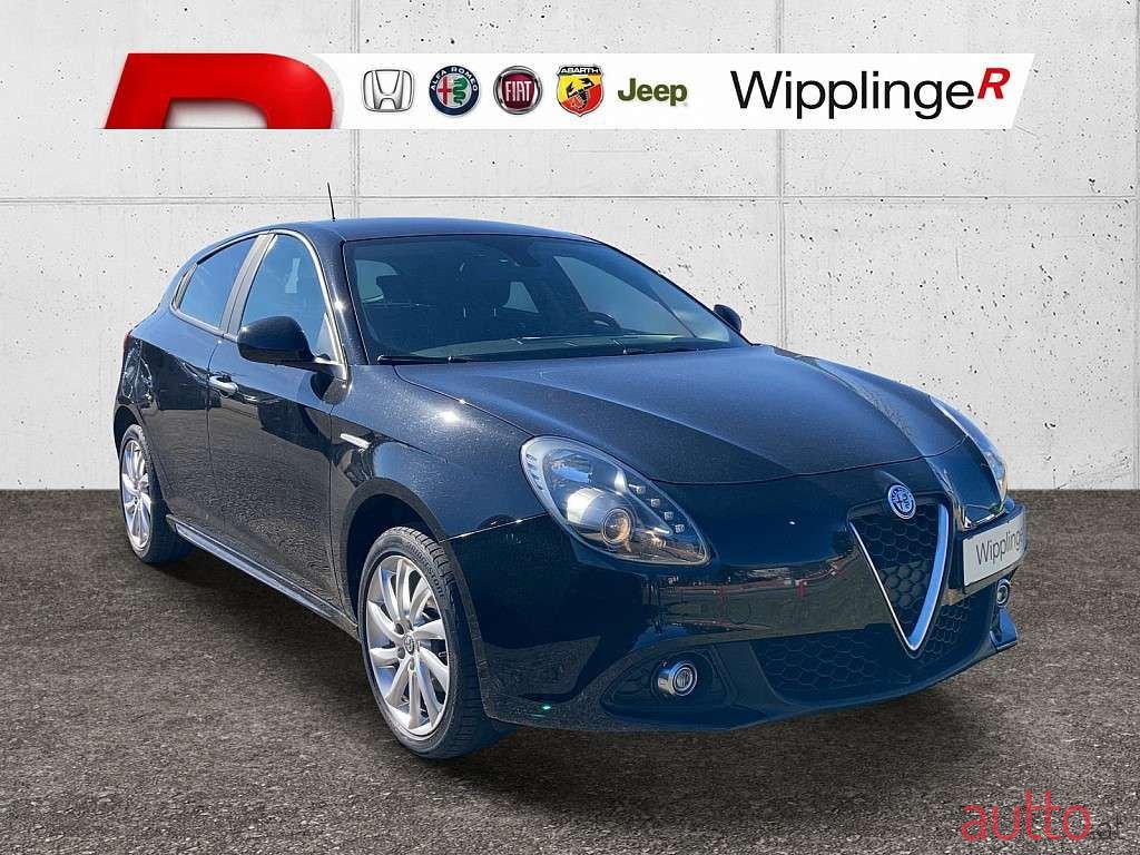 2017' Alfa Romeo Giulietta photo #3