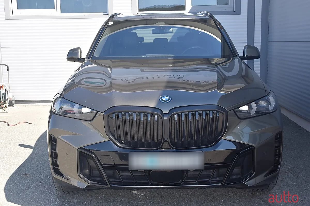 2023' BMW X5 photo #3