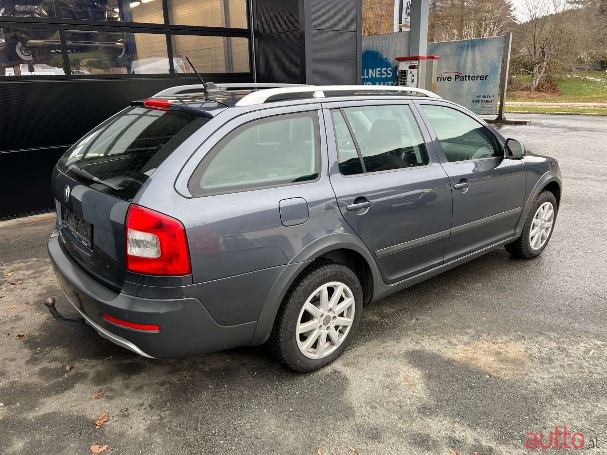 2011' Skoda Octavia photo #6