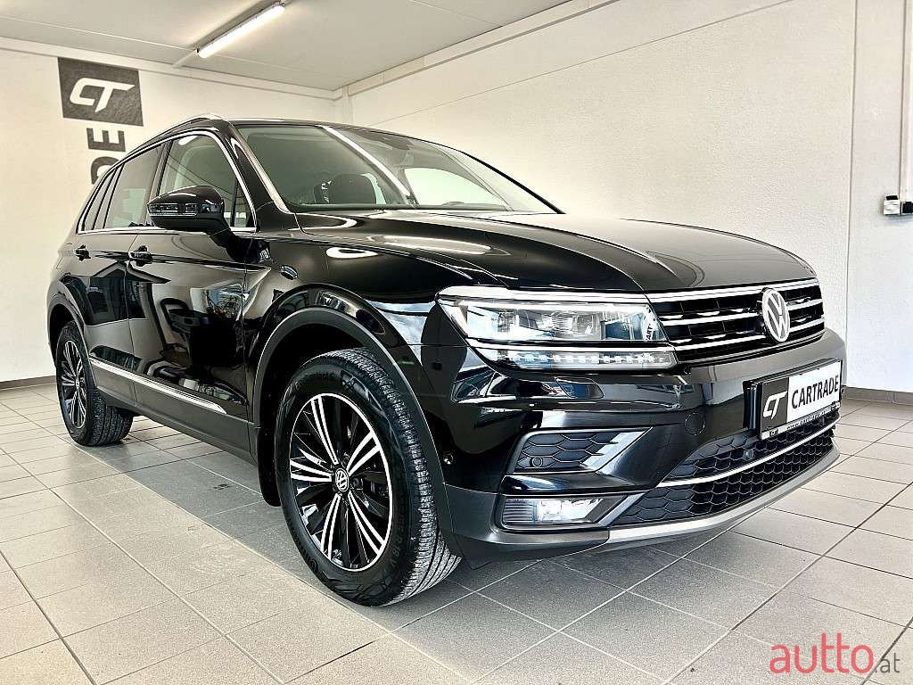 2020' Volkswagen Tiguan photo #5