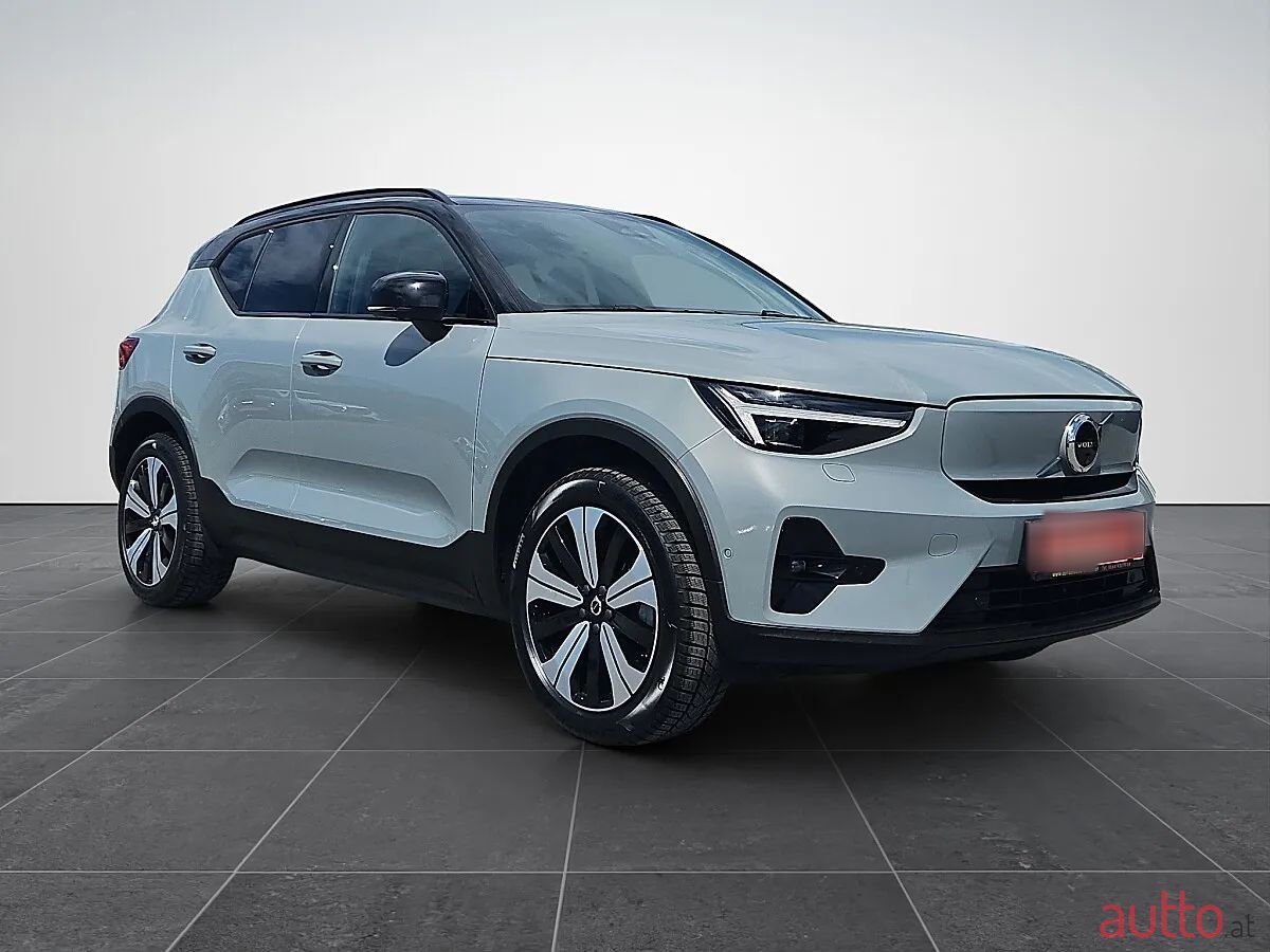 2024' Volvo XC40 photo #2