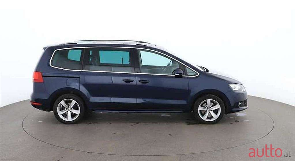 2011' Volkswagen Sharan photo #1