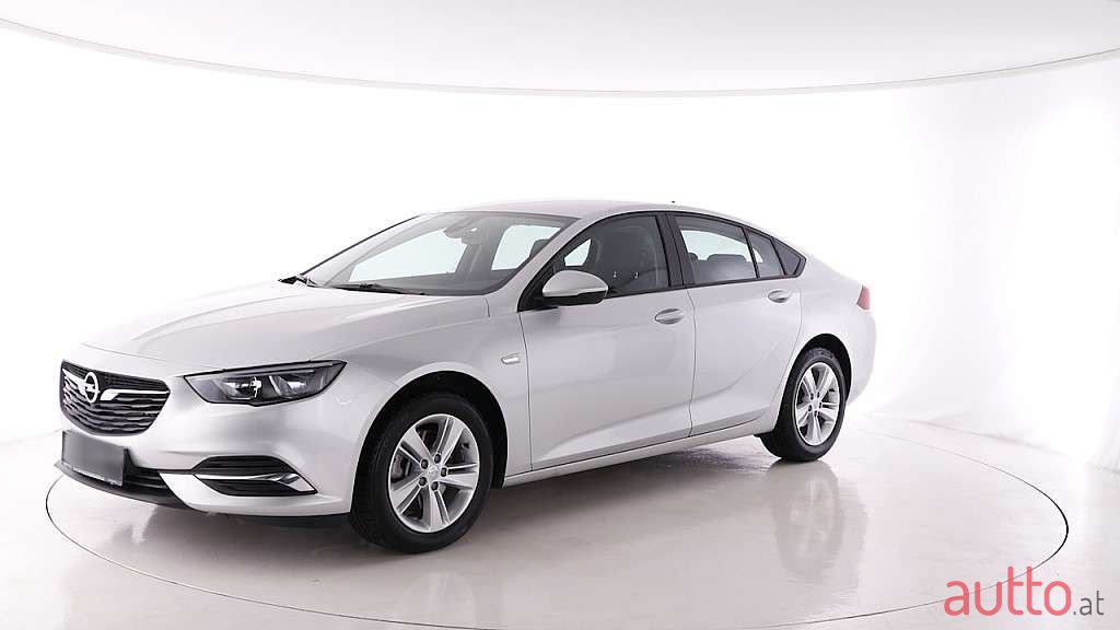 2019' Opel Insignia photo #1