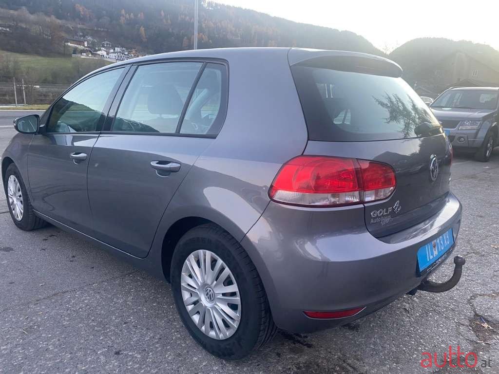 2010' Volkswagen Golf photo #3