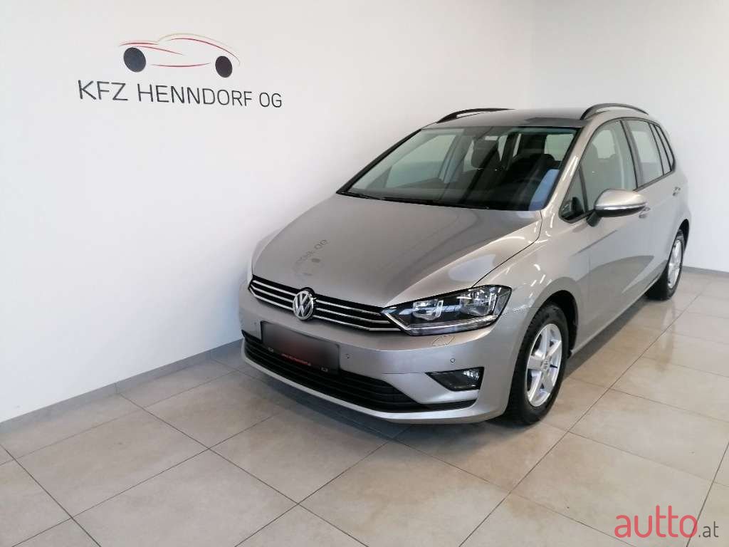 2017' Volkswagen Golf photo #1