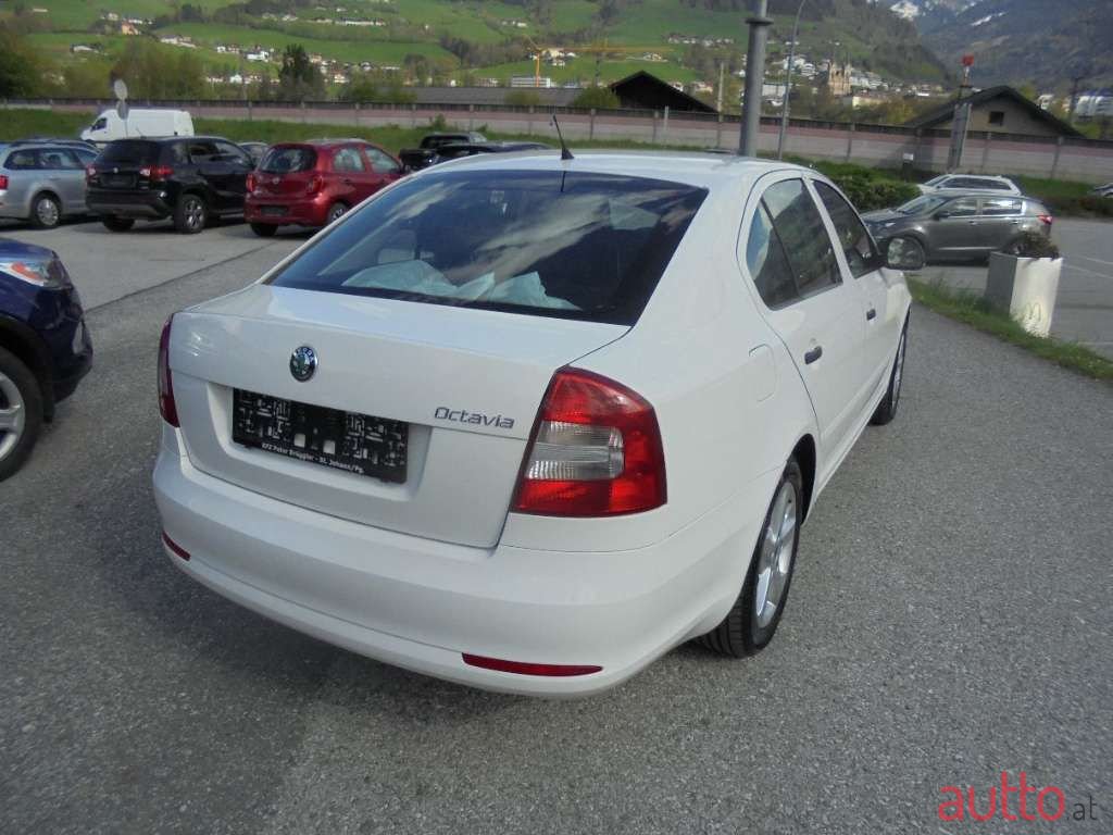 2013' Skoda Octavia photo #5