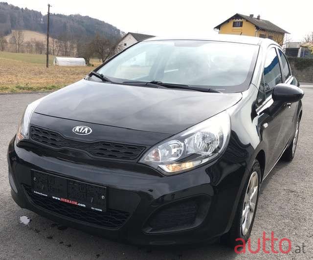 2015' Kia Rio photo #2