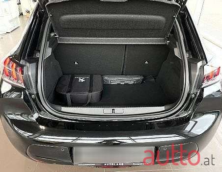 2021' Peugeot 208 photo #6