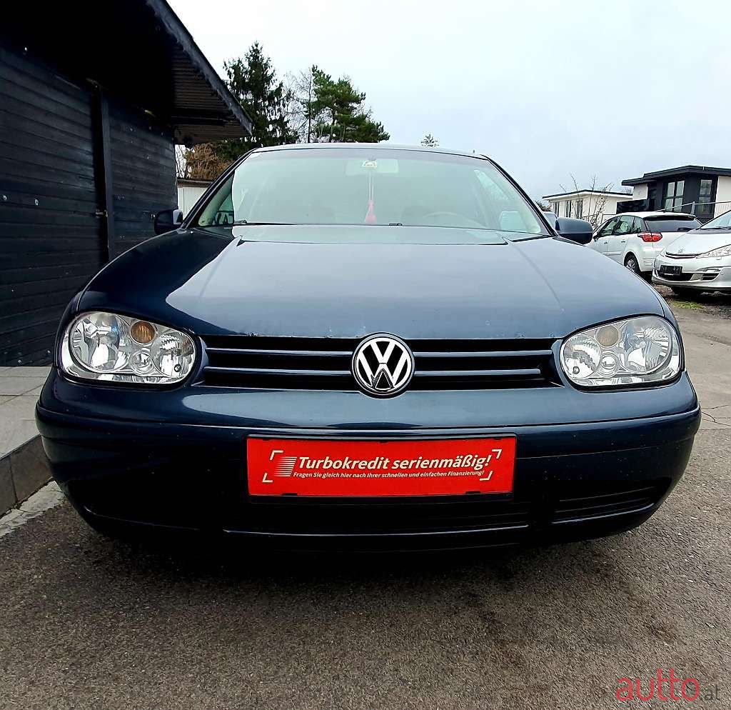 2003' Volkswagen Golf photo #2