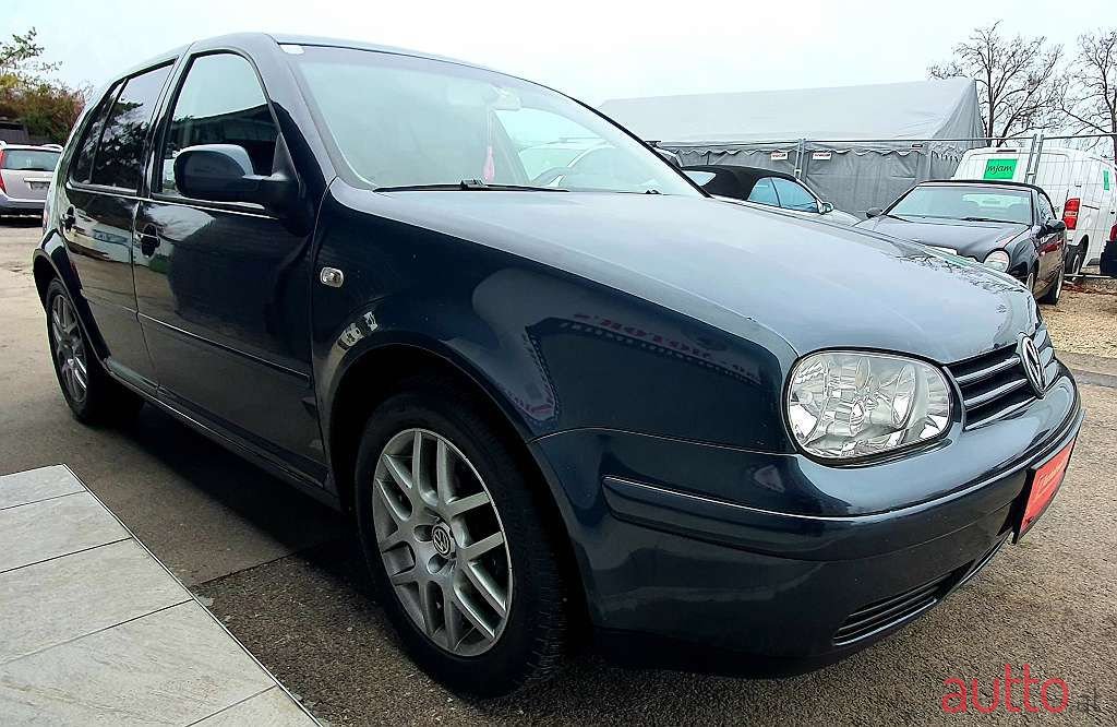 2003' Volkswagen Golf photo #3