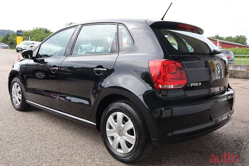 2013' Volkswagen Polo photo #5