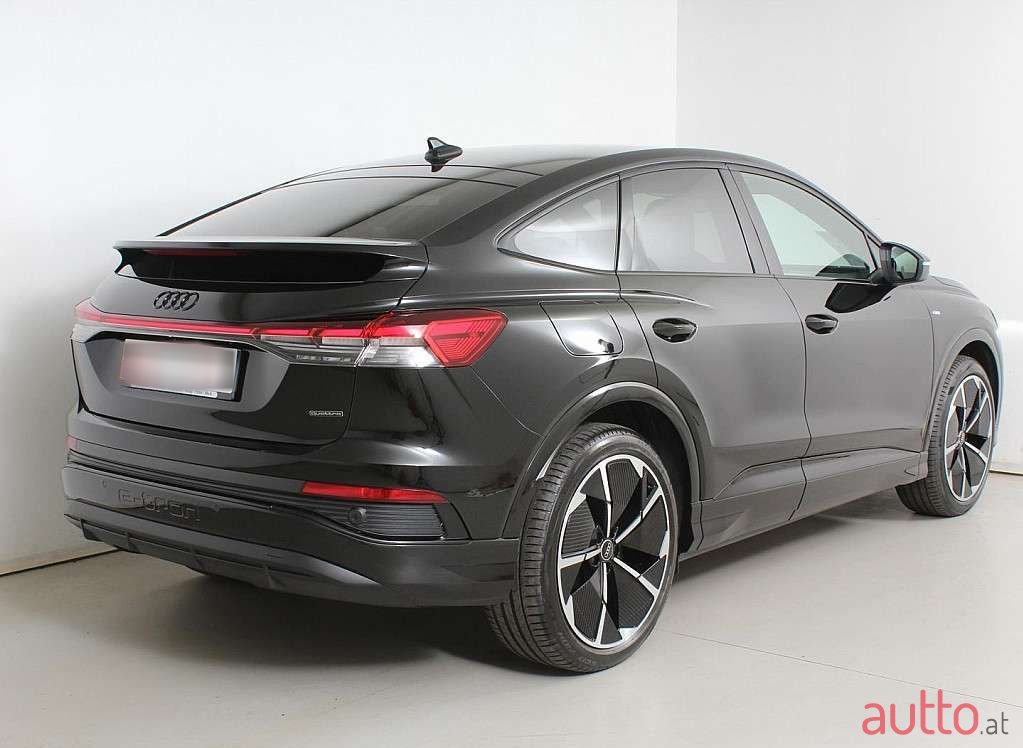 2023' Audi Q4 photo #2