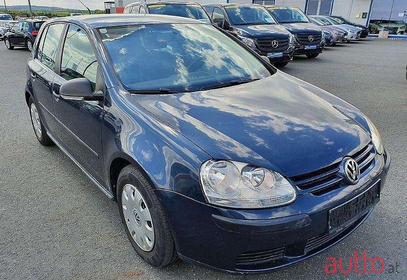 2007' Volkswagen Golf photo #3