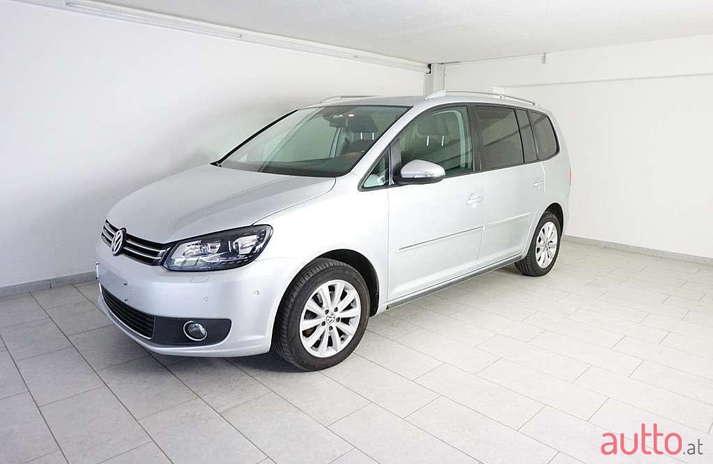 2012' Volkswagen Touran photo #1
