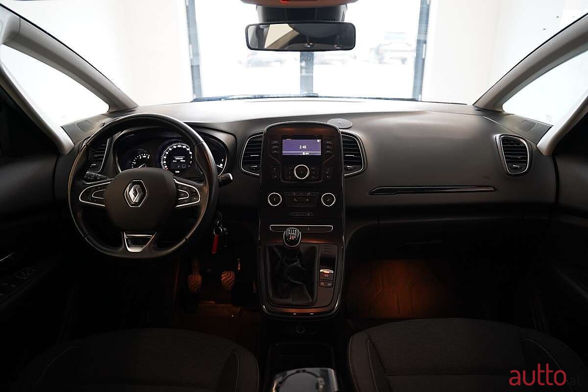 2017' Renault Scenic photo #4