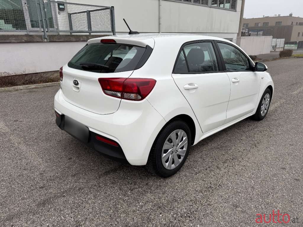 2021' Kia Rio photo #5