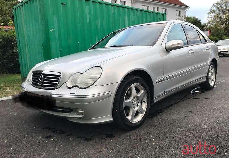 2002' Mercedes-Benz C-Klasse photo #1