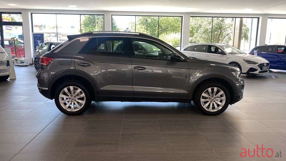 2018' Volkswagen T-Roc photo #4