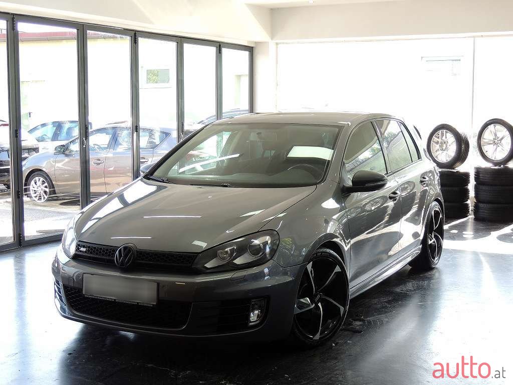 2010' Volkswagen Golf photo #2