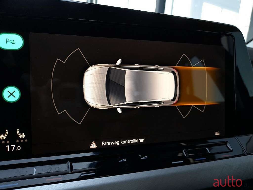 2022' Volkswagen Golf photo #5