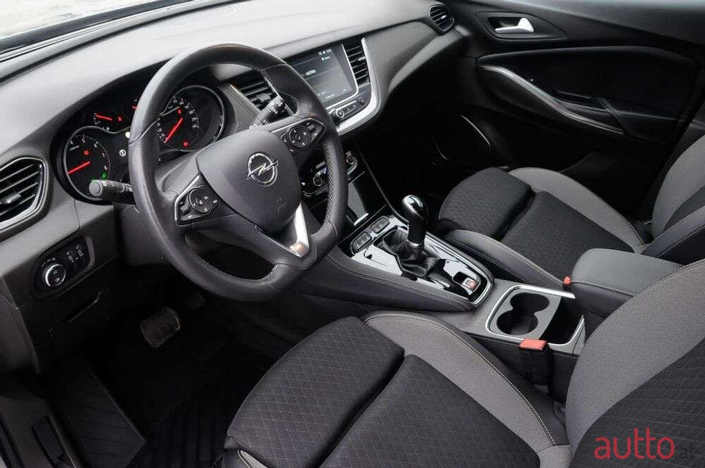 2021' Opel Grandland X photo #3