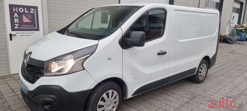 2018' Renault photo #1