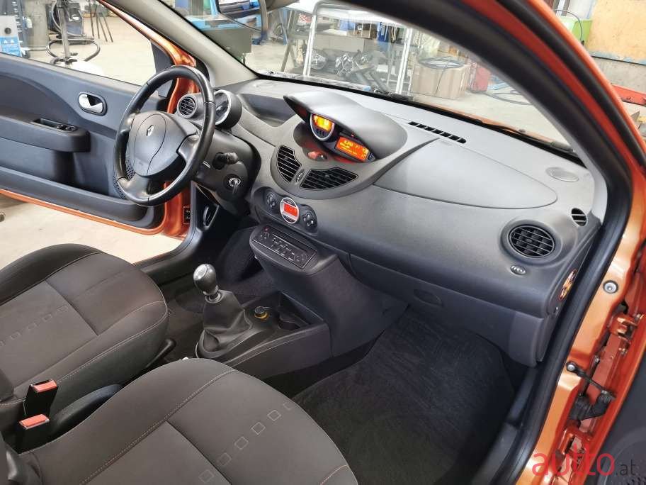 2008' Renault Twingo photo #6