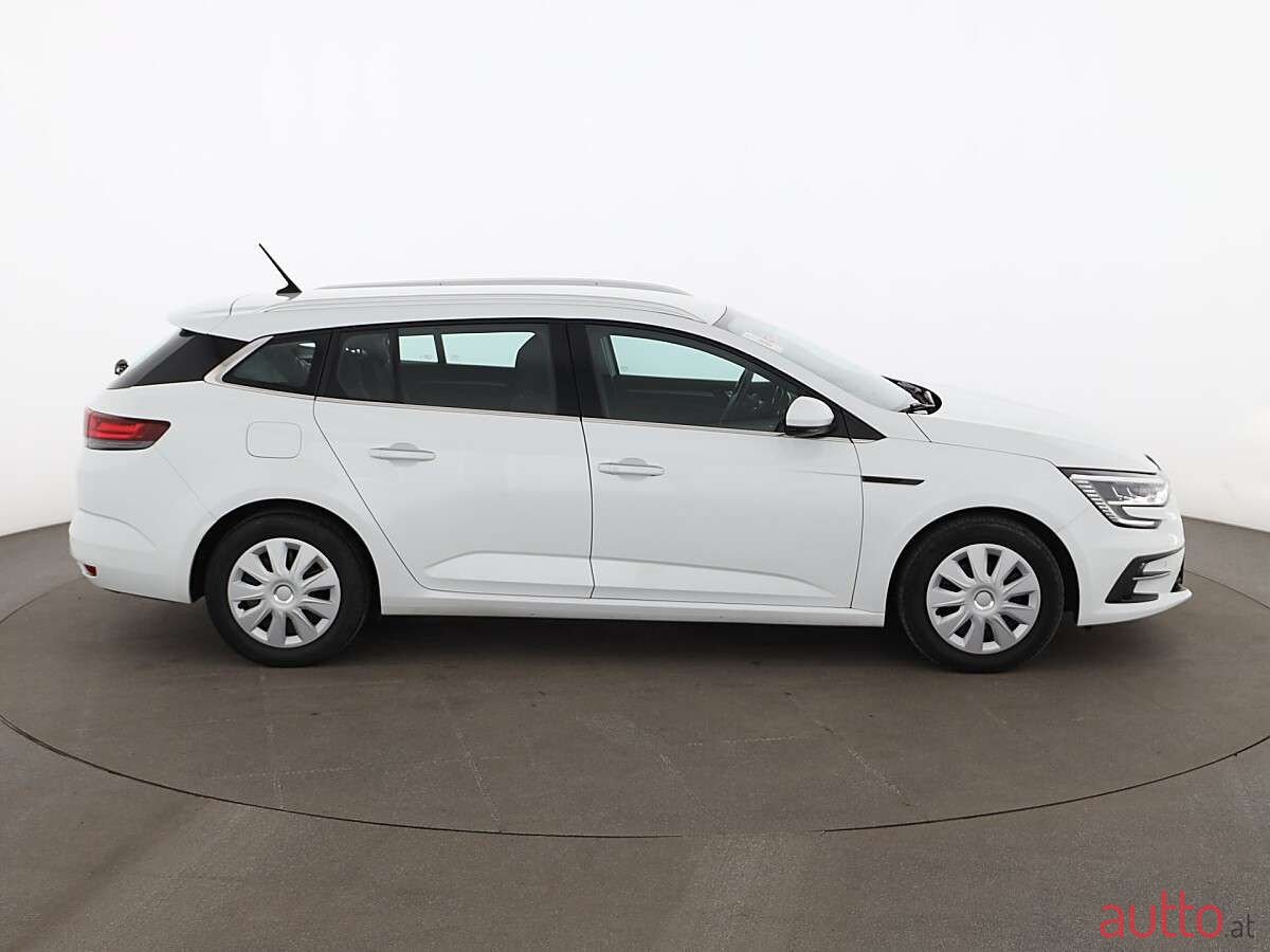 2022' Renault Megane photo #3