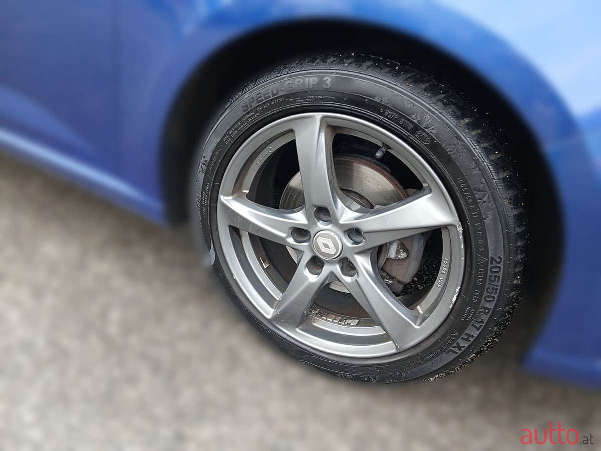 2019' Renault Megane photo #5