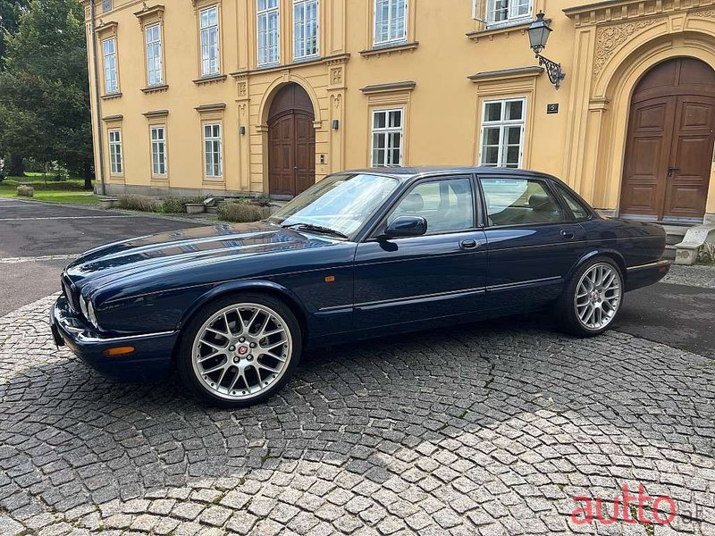 1998' Jaguar XJ photo #3