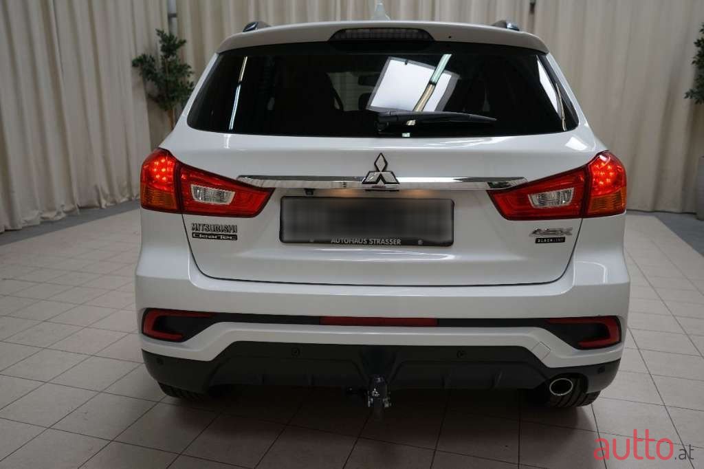2019' Mitsubishi ASX photo #4