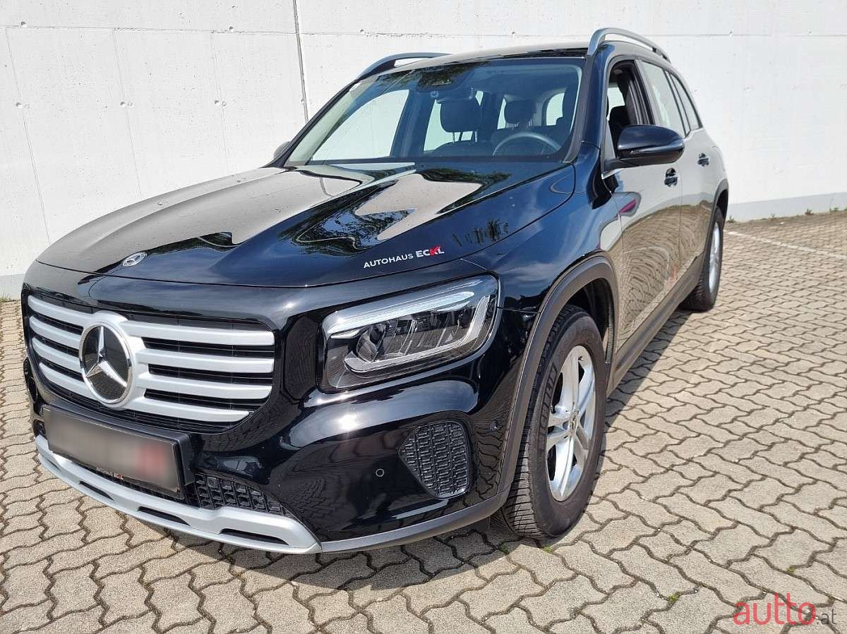 2024' Mercedes-Benz GLB photo #3