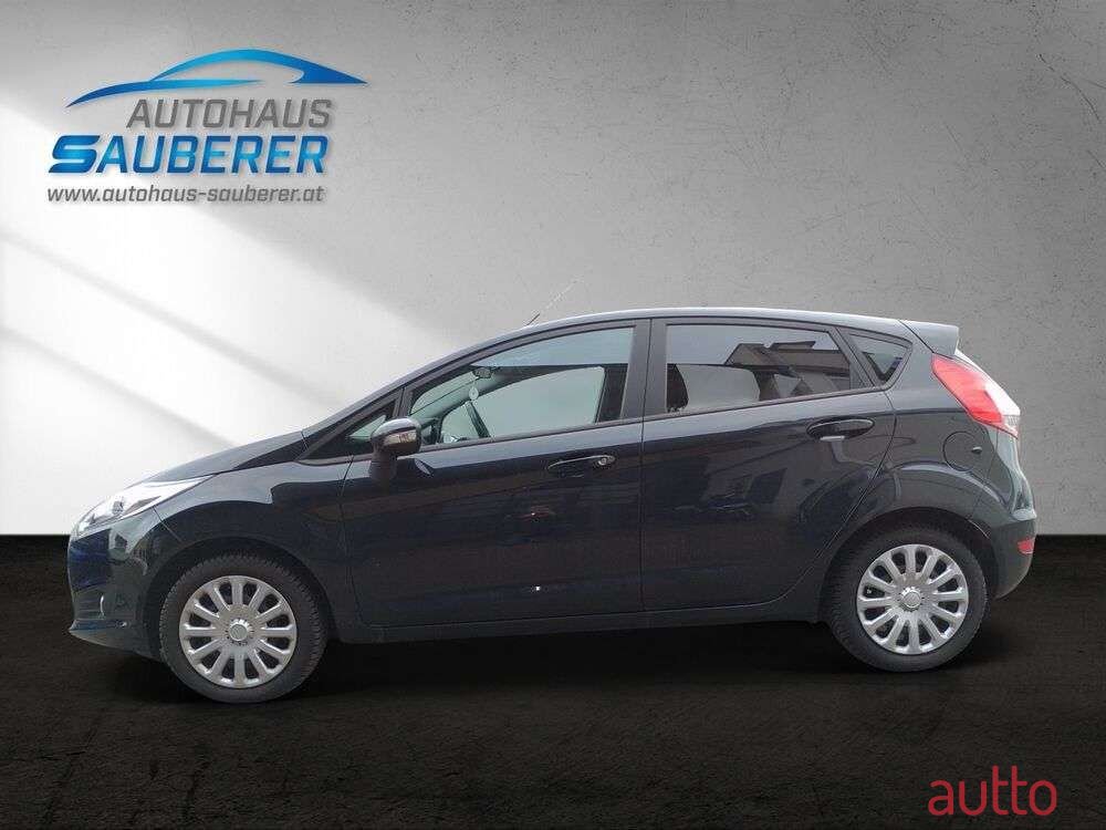 2015' Ford Fiesta photo #2