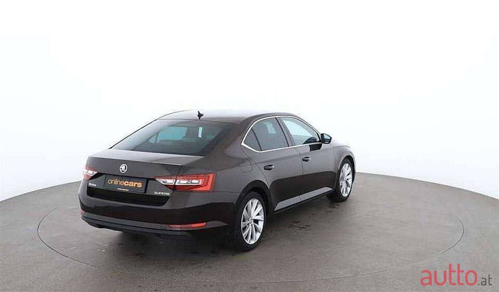 2019' Skoda Superb photo #2