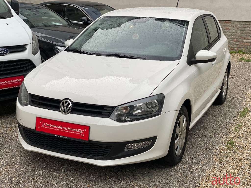 2013' Volkswagen Polo photo #2