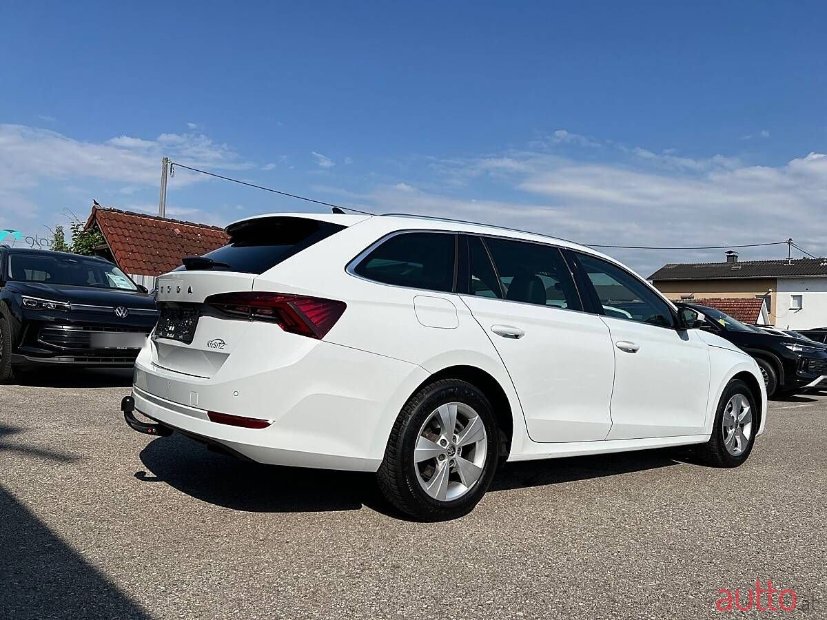 2022' Skoda Octavia photo #3