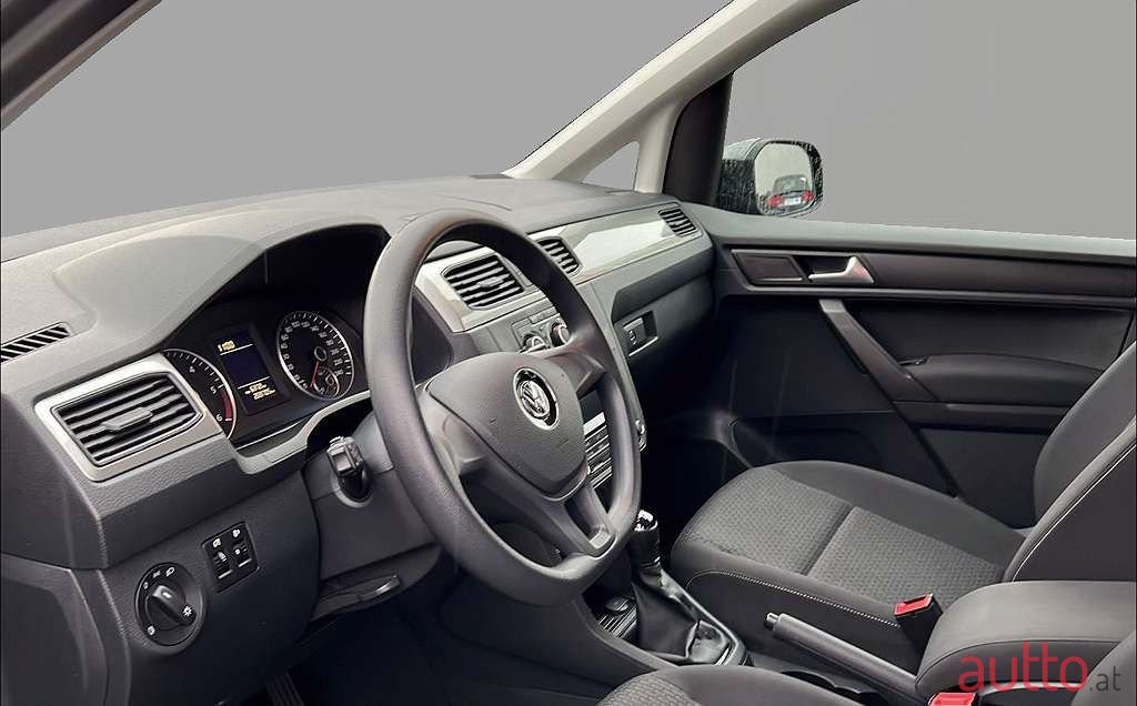 2017' Volkswagen Caddy photo #3