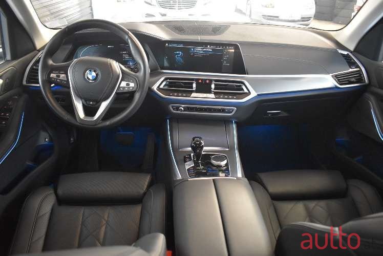 2022' BMW X5 photo #6