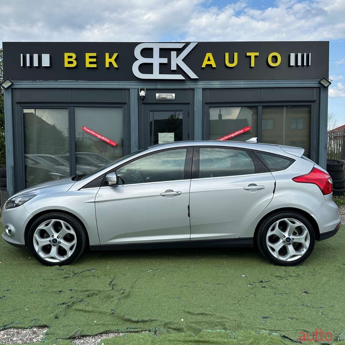 2011' Ford Focus photo #2