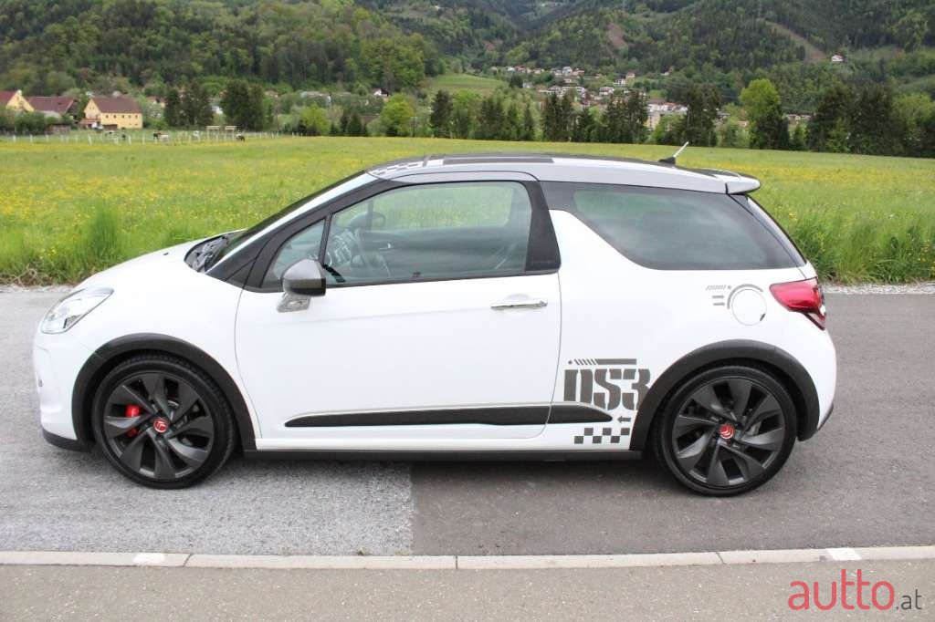 2011' Citroen DS3 photo #2