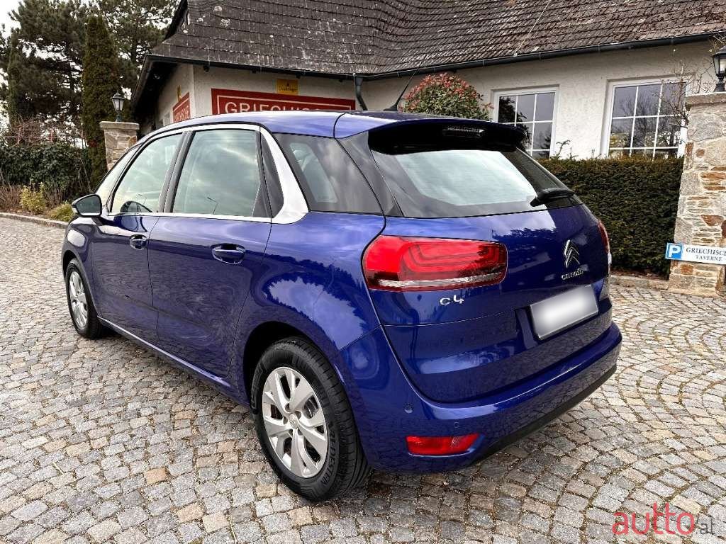 2017' Citroen C4 Picasso photo #3